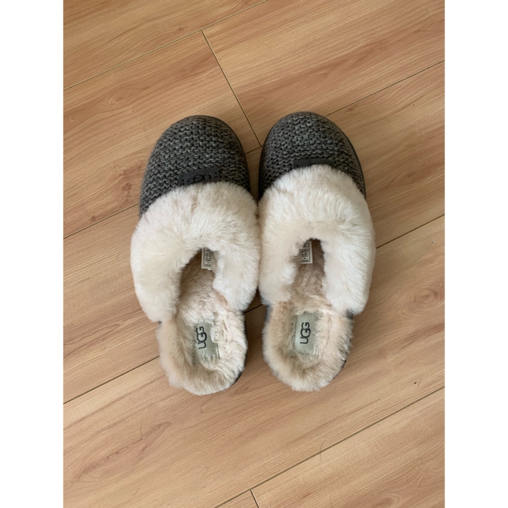 Grey Knitted Ugg’s